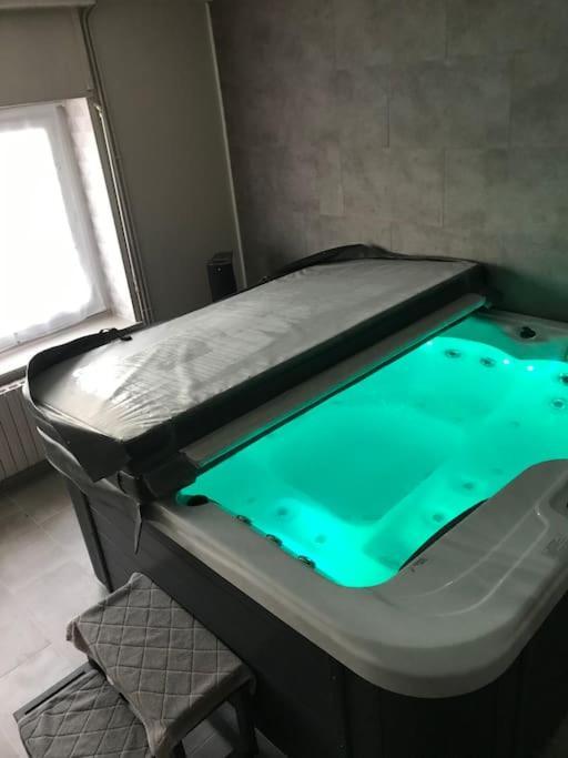 Maison Avec Jacuzzi Privatif Cambrai Eksteriør billede